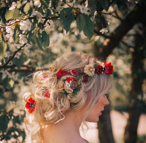 شنیون مو عروس با گل های رز